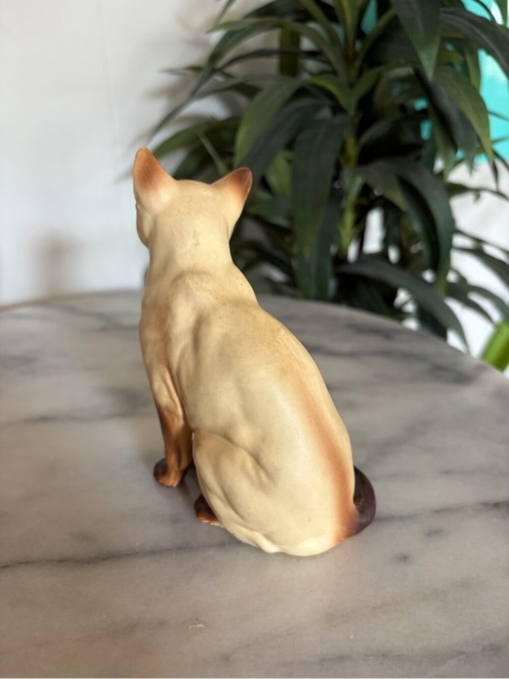 Vintage Siamese Cat Sculpture Blue Eyes Figurine Cats Art Trinket mcm Japan 60s - Picture 7 of 9